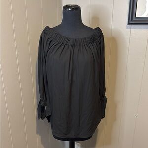 B4 Wishlist Apparel Women’s Small Chic Black Gathered Elastic Blouse